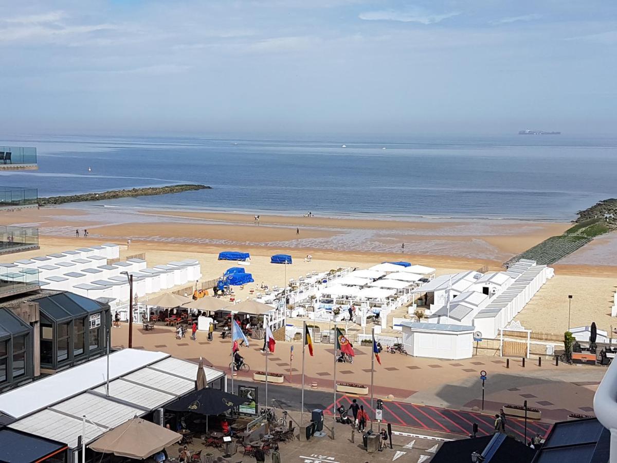 Appartement Met Zeezicht Op Het Van Bunnenplein Knokke-Heist Exterior photo